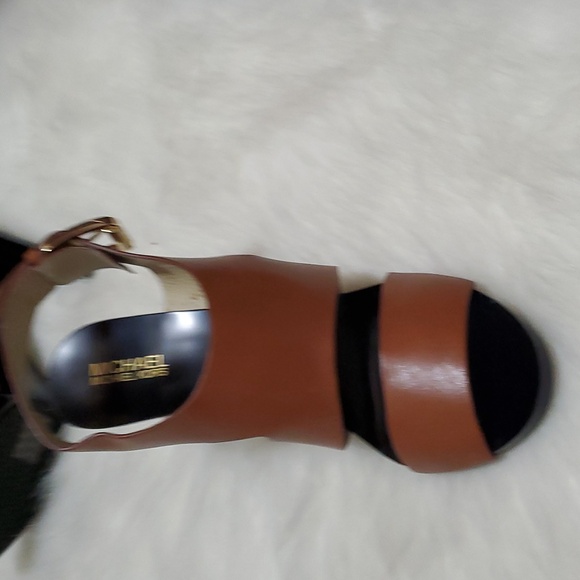Brand new Michael Kors tan leather platform sandals - Picture 4 of 5